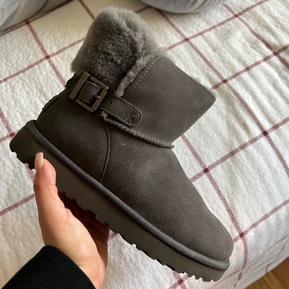 Mini Uggs - image 1